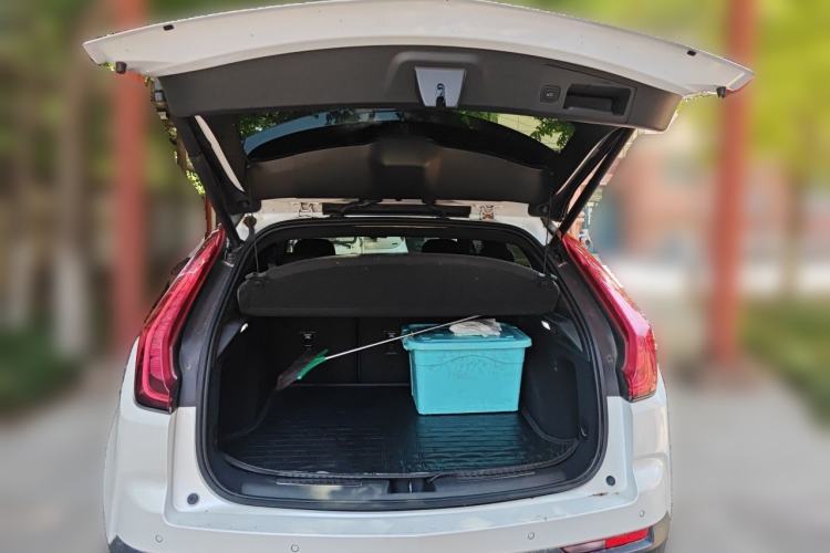 Used Cadillac XT4 2018 28T Two-Wheel Drive Leading Version Trunk