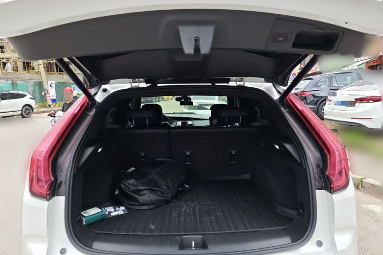 Used Cadillac XT4 2018 28T Two-Wheel Drive Tech Version Trunk