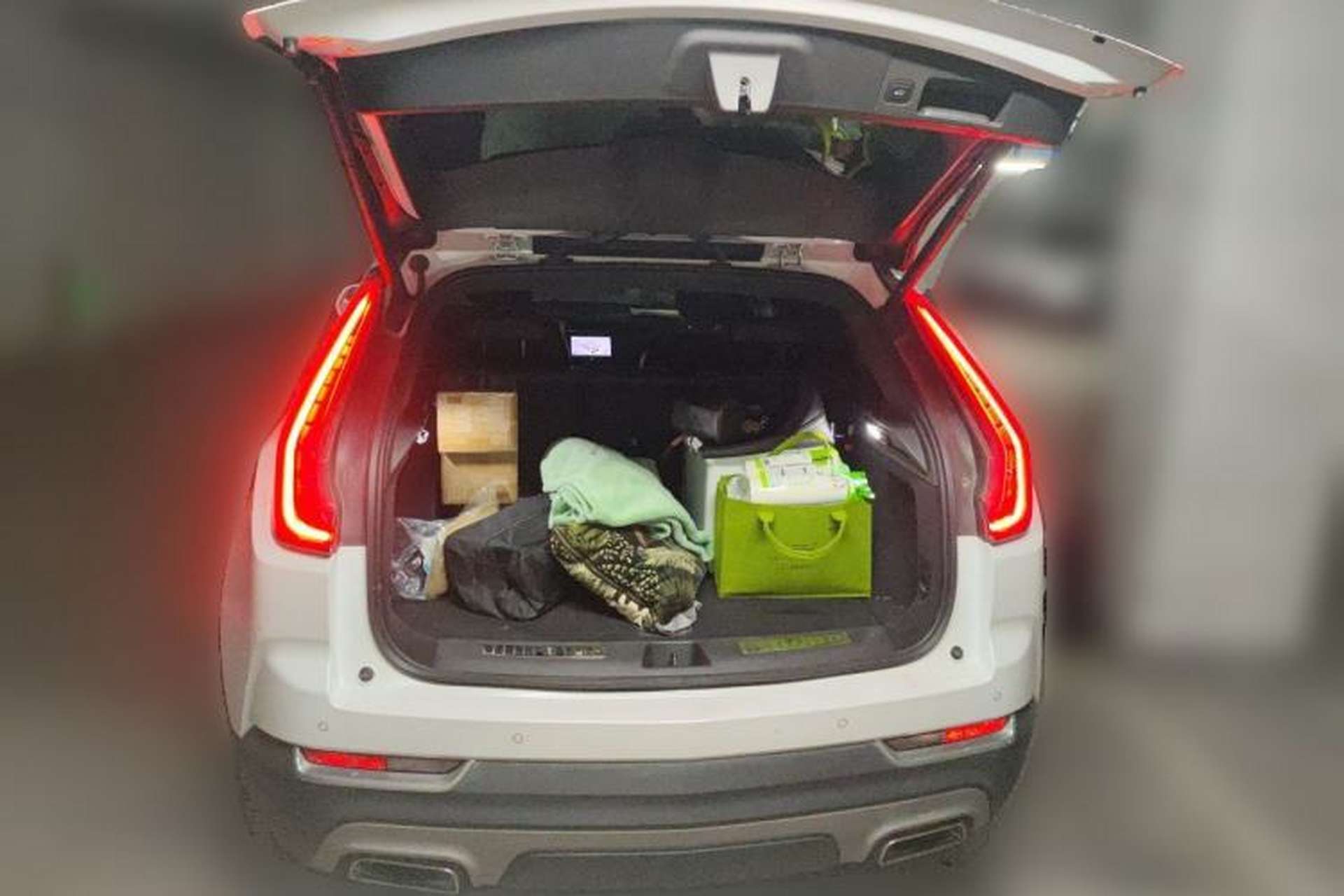 Used Cadillac XT4 2018 28T Four-Wheel Drive Leading Model Trunk