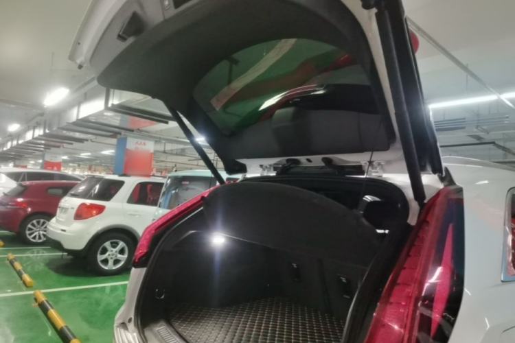 Used Cadillac XT4 2018 28T Four-Wheel Drive Leading Model Trunk