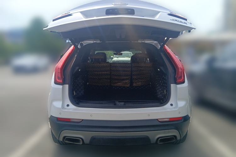Used Cadillac XT4 2018 28T Two-Wheel Drive Leading Version Trunk