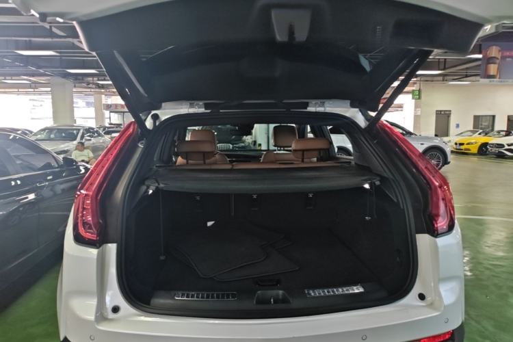 Used Cadillac XT4 2018 28T 4x4 Platinum Edition Trunk