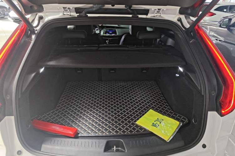 Used Cadillac XT4 2018 28T Two-Wheel Drive Tech Version Trunk