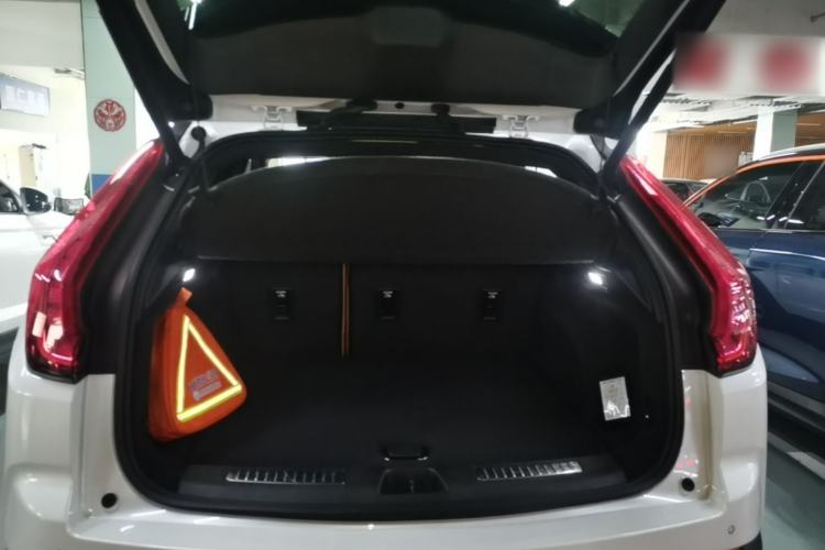 Used Cadillac XT4 2018 28T 4x4 Platinum Edition Trunk