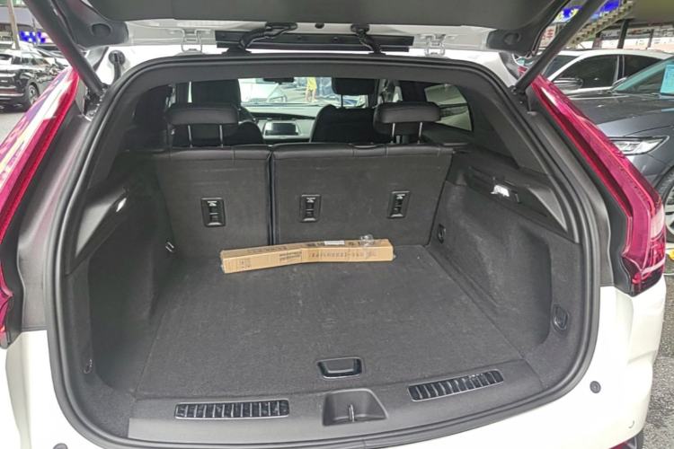 Used Cadillac XT4 2018 28T Four-Wheel Drive Leading Model Trunk