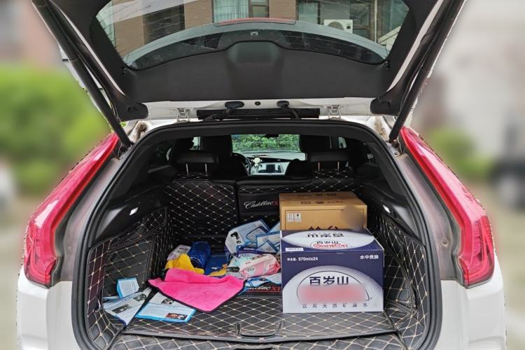 Used Cadillac XT4 2018 28T Two-Wheel-Drive Luxury Model Trunk