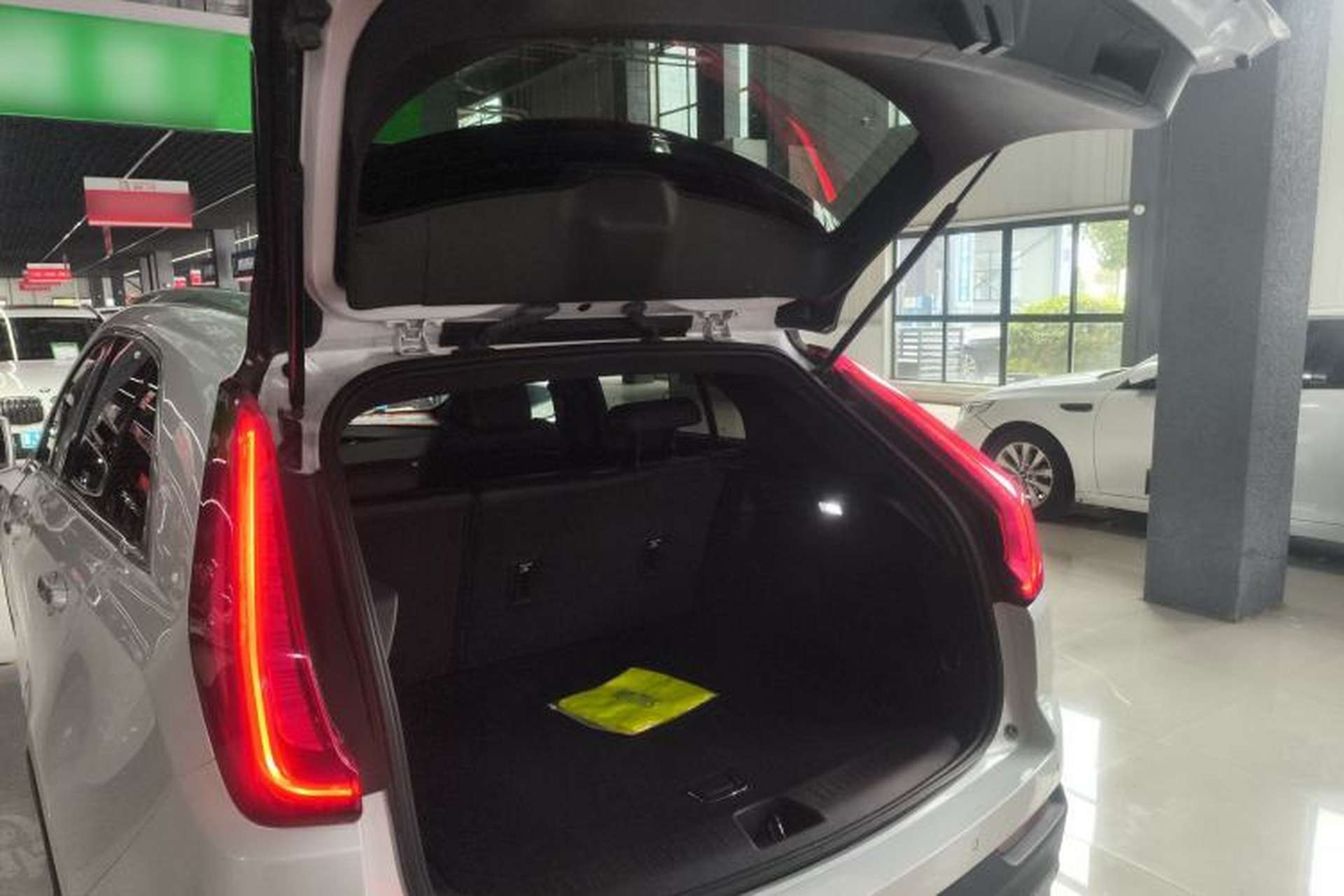 Used Cadillac XT4 2018 28T Two-Wheel Drive Tech Version Trunk