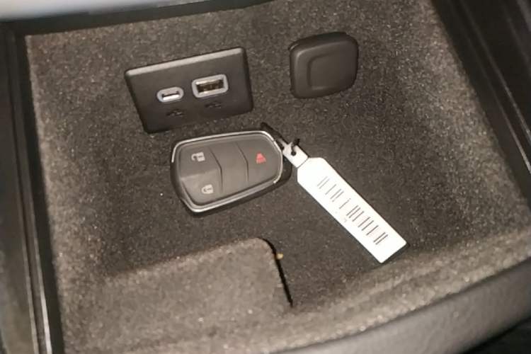 Used Cadillac XT4 2018 28T Two-Wheel Drive Tech Version Vehicle Key