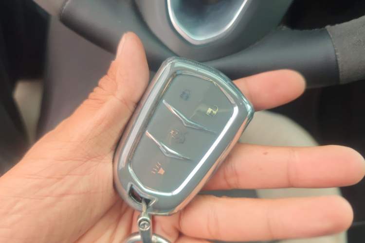 Used Cadillac XT4 2018 28T Two-Wheel-Drive Luxury Model Vehicle Key