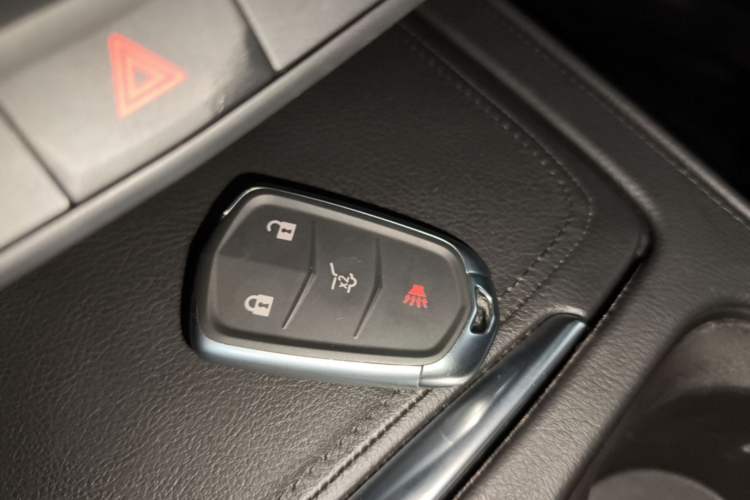 Used Cadillac XT4 2018 28T Two-Wheel-Drive Luxury Model Vehicle Key