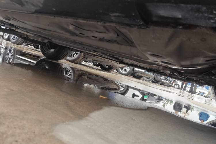 Used Cadillac XT4 2018 28T Two-Wheel-Drive Luxury Model Chassis Front Right
