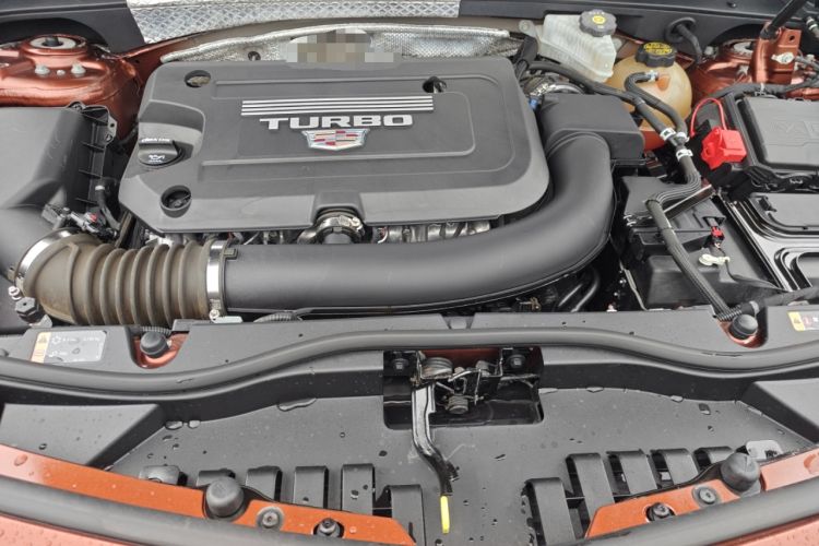 Used Cadillac XT4 2018 28T Two-Wheel-Drive Luxury Model Engine Bay