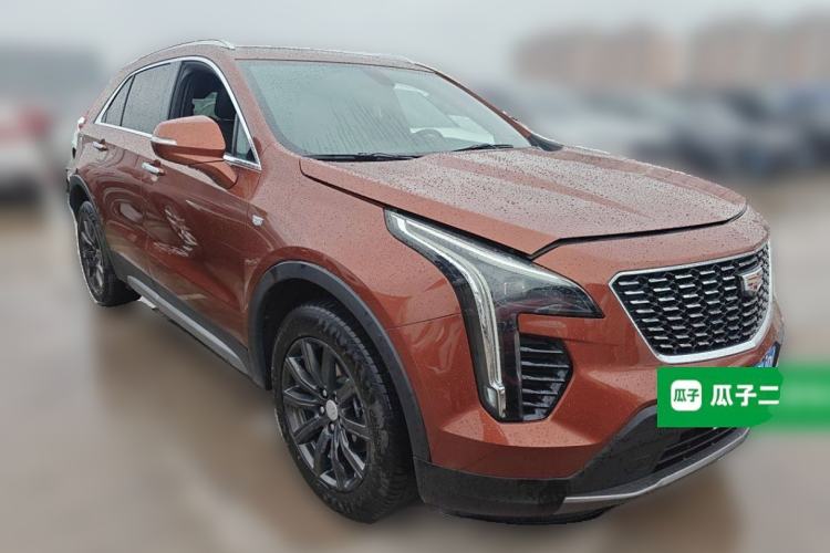 Used Cadillac XT4 2018 28T Two-Wheel-Drive Luxury Model Front Right 45 Deg