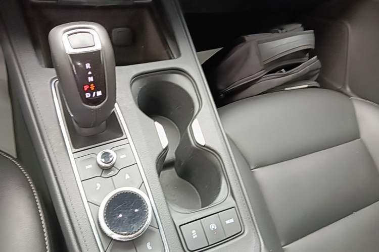 Used Cadillac XT4 2018 28T Two-Wheel Drive Leading Version Gear Lever