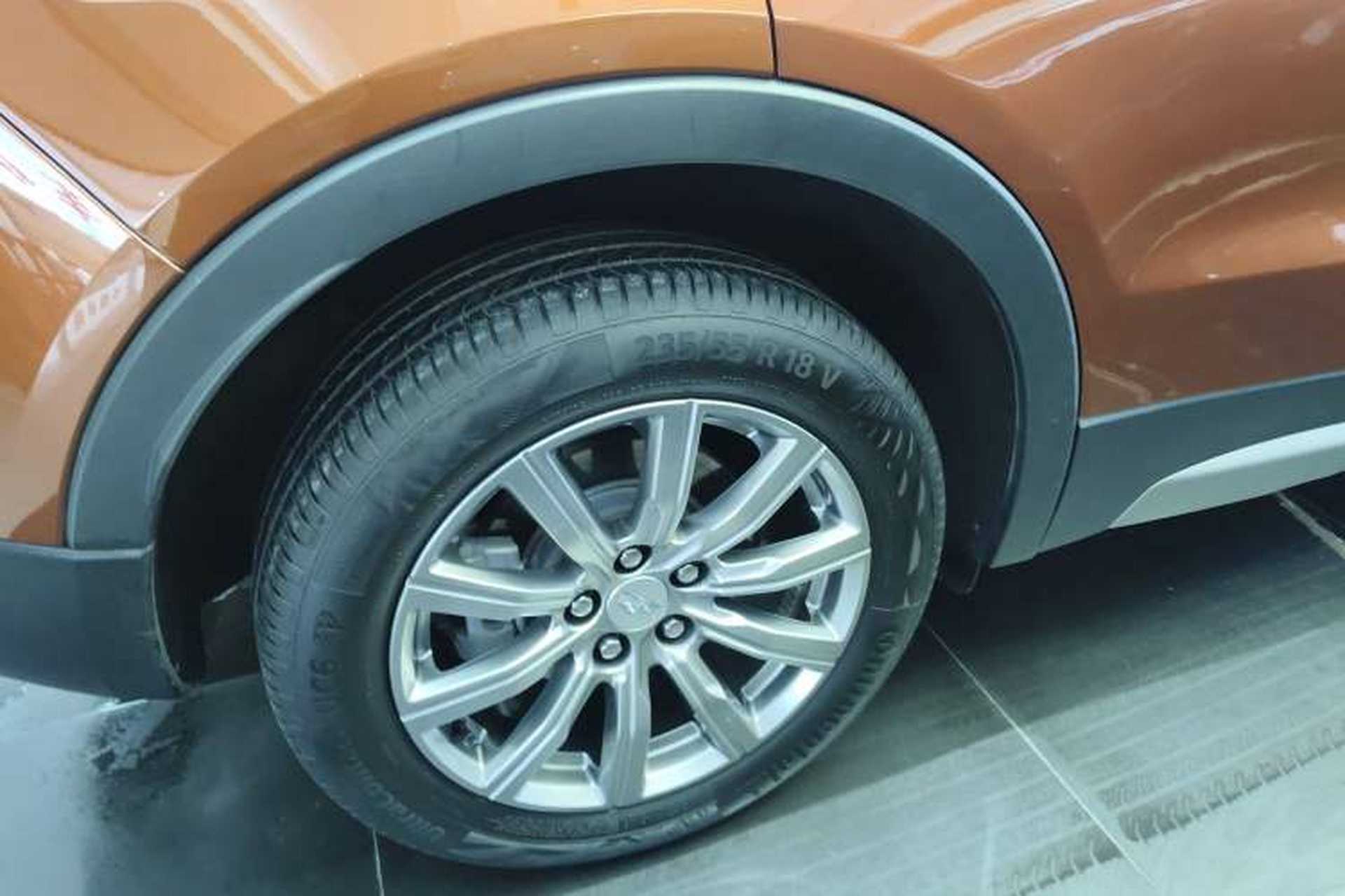 Used Cadillac XT4 2018 28T Two-Wheel-Drive Luxury Model Right Rear Wheel Hub