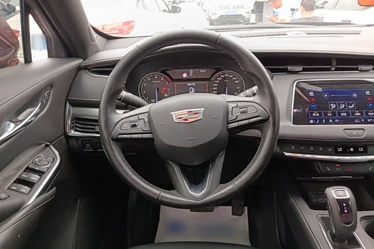 Used Cadillac XT4 2018 28T Two-Wheel Drive Leading Version Steering Wheel