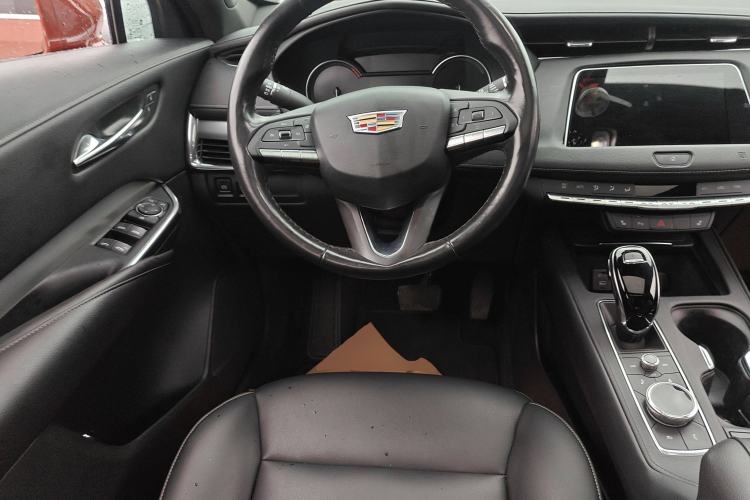 Used Cadillac XT4 2018 28T Two-Wheel-Drive Luxury Model Steering Wheel