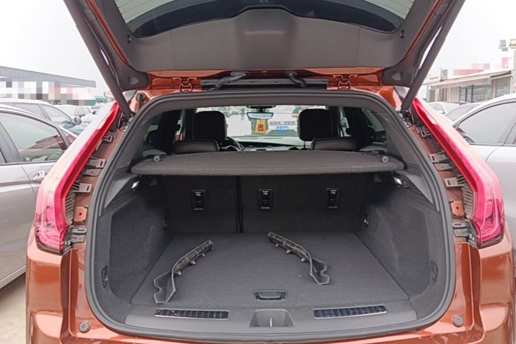 Used Cadillac XT4 2018 28T Two-Wheel Drive Leading Version Trunk