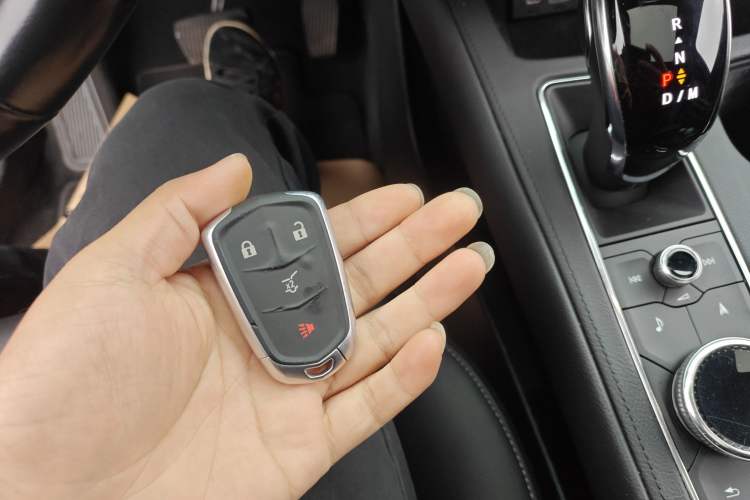 Used Cadillac XT4 2018 28T Two-Wheel-Drive Luxury Model Vehicle Key