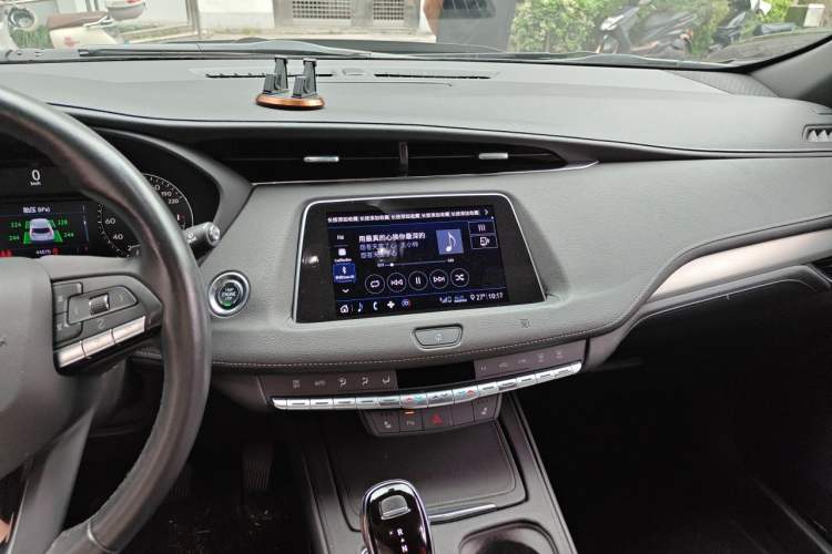 Used Cadillac XT4 2020 Revised Version 28T Two-Wheel Drive Luxury Edition Audio And AC Panel