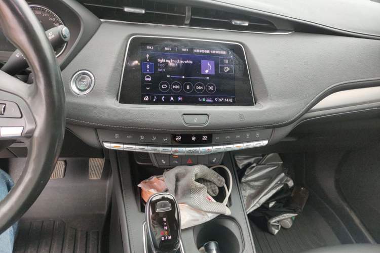 Used Cadillac XT4 2020 28T Two-Wheel-Drive Leading Version Audio And AC Panel