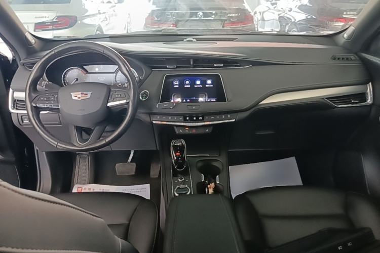 Used Cadillac XT4 2020 28T Two-Wheel-Drive Leading Version Center Console