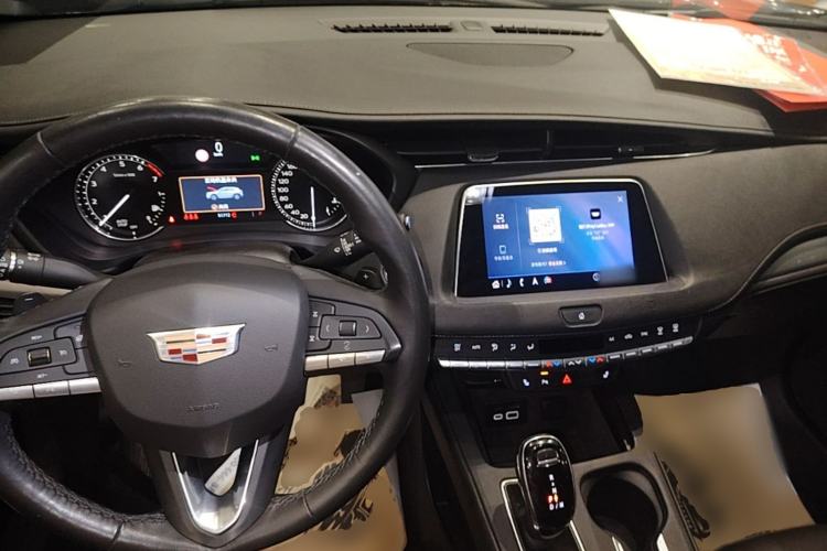 Used Cadillac XT4 2020 28T Two-Wheel-Drive Leading Version Center Console