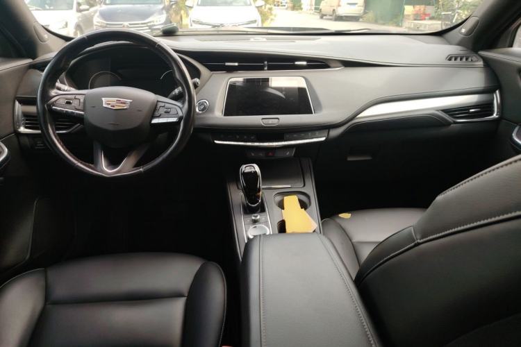 Used Cadillac XT4 2020 28T Two-Wheel-Drive Leading Version Center Console