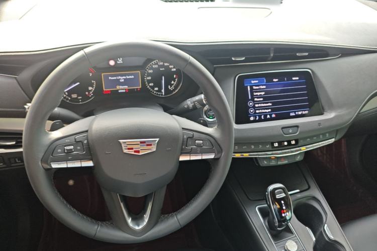 Used Cadillac XT4 2020 Revised Version 28T Two-Wheel Drive Leading Edition Center Console