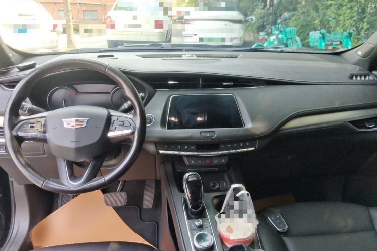 Used Cadillac XT4 2020 Revised Version 28T All-Wheel Drive Leading Edition Center Console