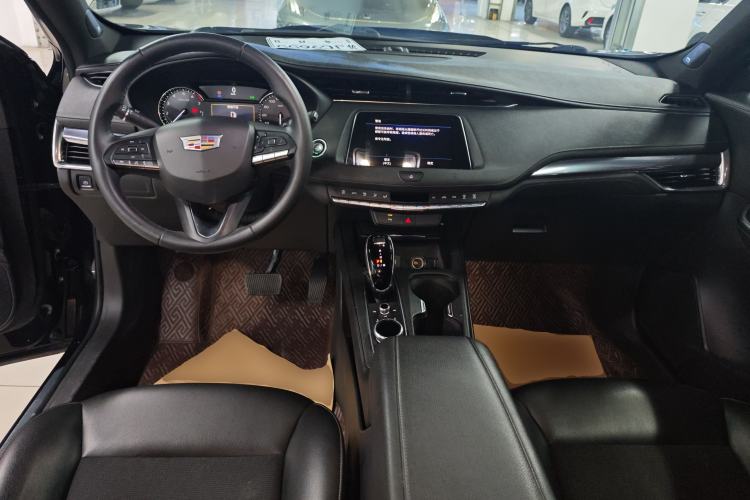Used Cadillac XT4 2020 Revised Version 28T Two-Wheel Drive Tech Edition Center Console