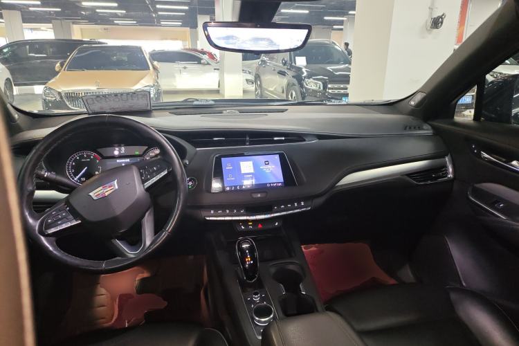 Used Cadillac XT4 2020 Revised Version 28T Two-Wheel Drive Leading Edition Center Console