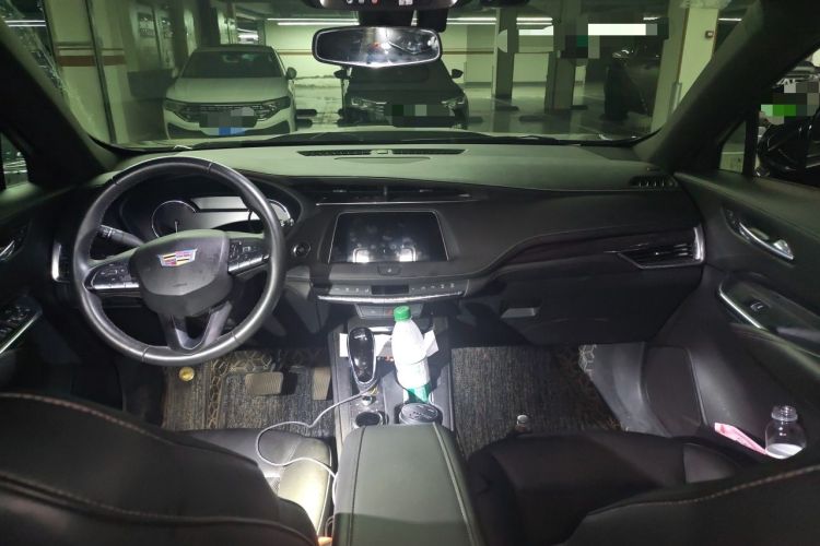 Used Cadillac XT4 2020 Revised Version 28T Two-Wheel Drive Tech Edition Center Console