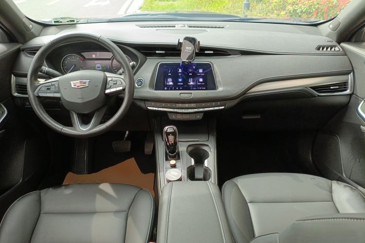Used Cadillac XT4 2020 28T Two-Wheel-Drive Leading Version Center Console