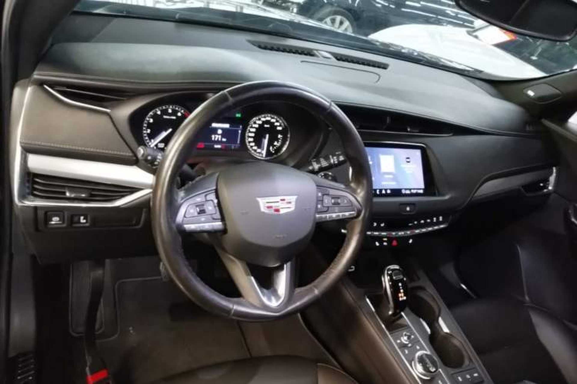 Used Cadillac XT4 2020 28T Two-Wheel-Drive Leading Version Center Console