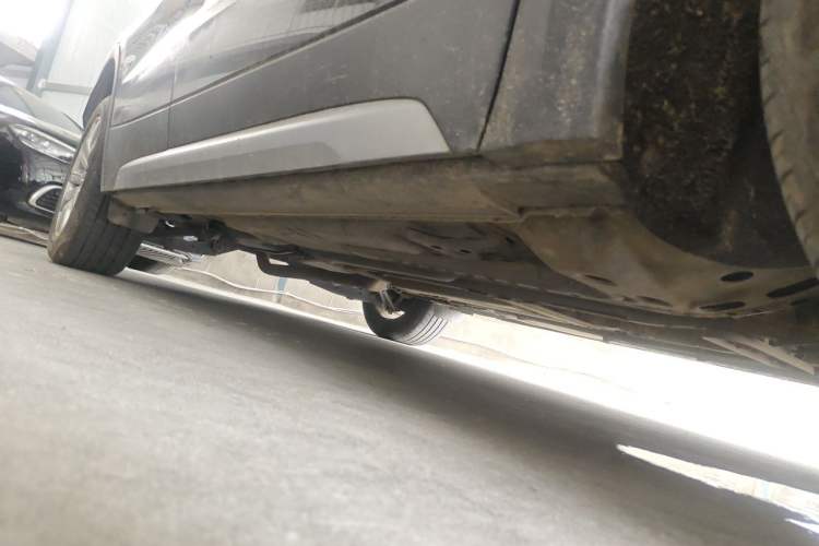 Used Cadillac XT4 2020 28T Two-Wheel-Drive Leading Version Chassis Front Right