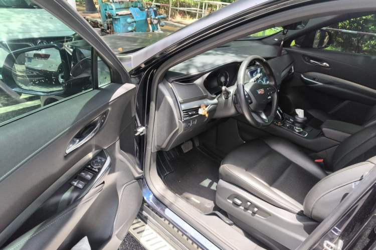 Used Cadillac XT4 2020 Revised Version 28T Two-Wheel Drive Leading Edition Driver Seat