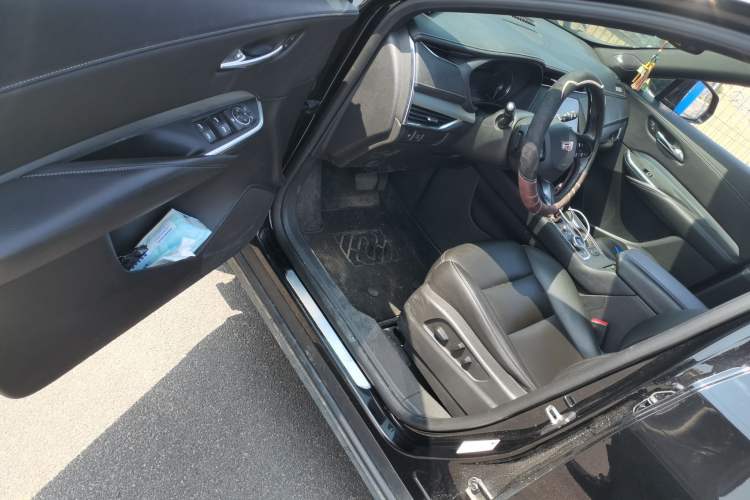 Used Cadillac XT4 2020 28T Two-Wheel-Drive Leading Version Driver Seat