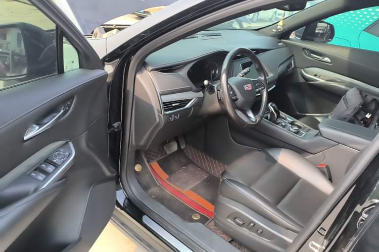 Used Cadillac XT4 2020 Revised Version 28T Two-Wheel Drive Leading Edition Driver Seat