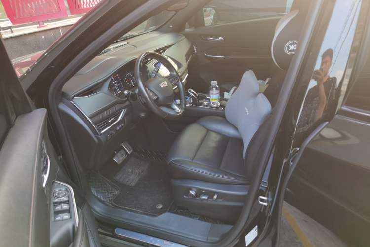 Used Cadillac XT4 2020 Revised Version 28T All-Wheel Drive Platinum Sport Edition Driver Seat