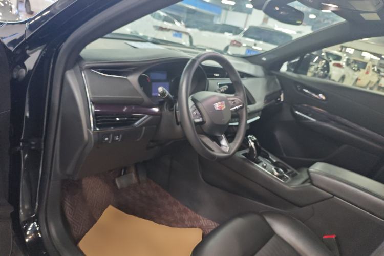 Used Cadillac XT4 2020 Revised Version 28T Two-Wheel Drive Tech Edition Driver Seat