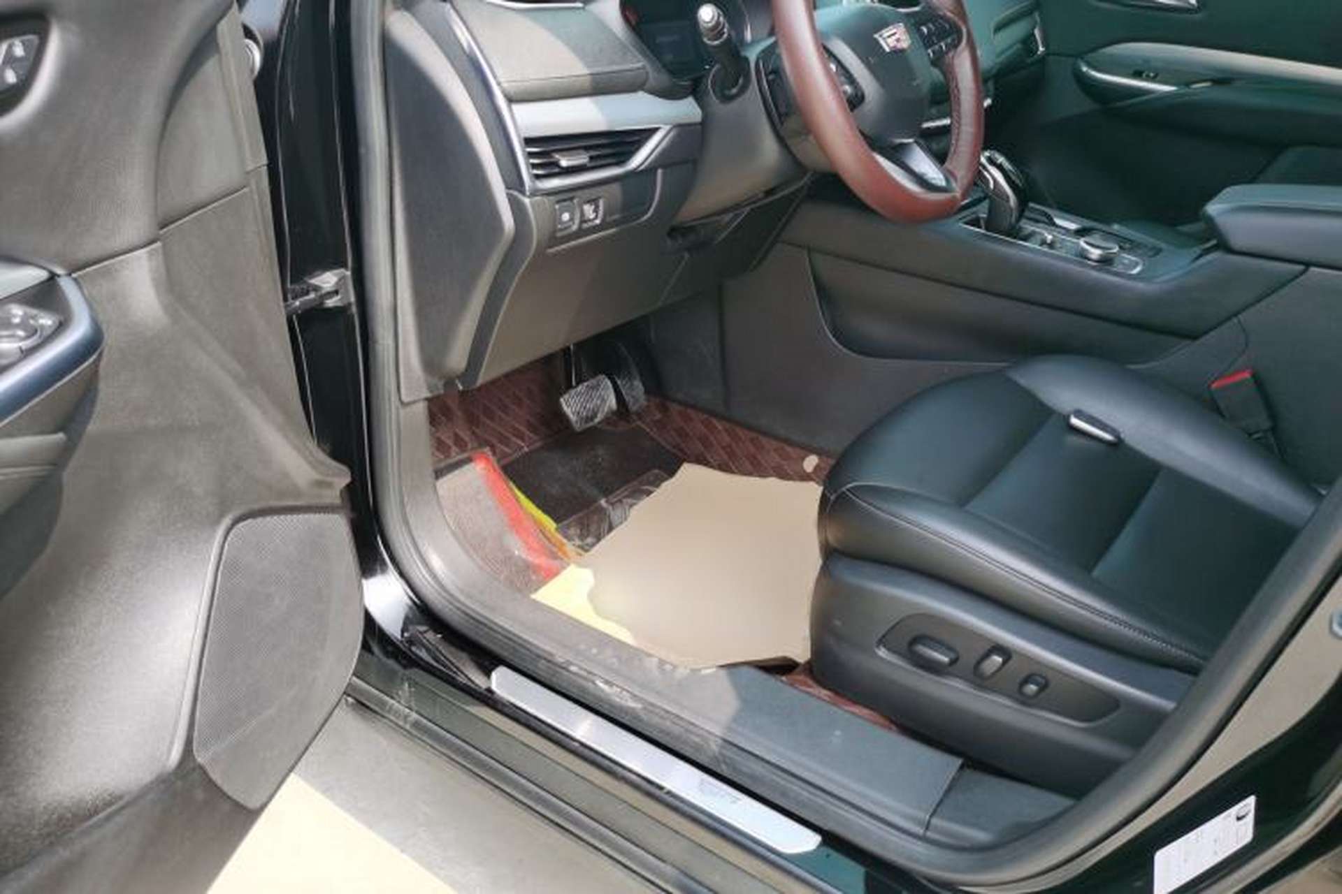 Used Cadillac XT4 2020 Revised Version 28T Two-Wheel Drive Leading Edition Driver Seat