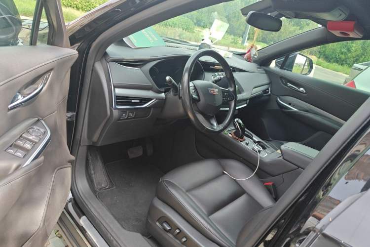 Used Cadillac XT4 2020 28T Two-Wheel-Drive Leading Version Driver Seat