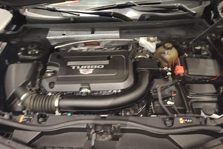 Used Cadillac XT4 2020 28T Two-Wheel-Drive Leading Version Engine Bay