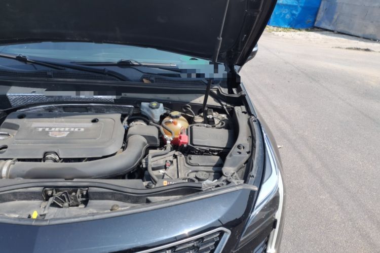 Used Cadillac XT4 2020 28T Two-Wheel-Drive Leading Version Engine Bay Left
