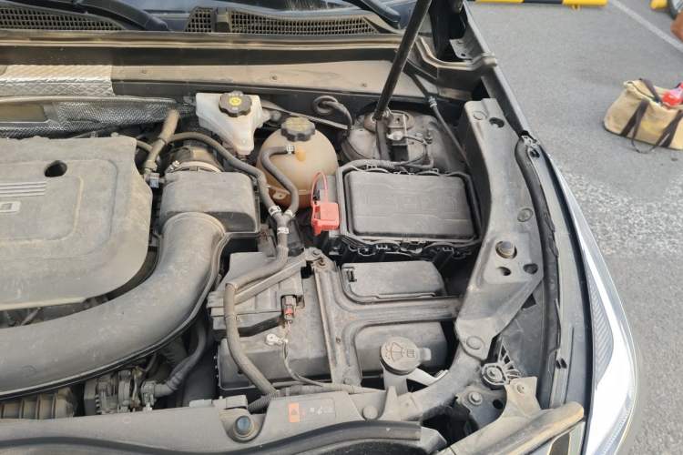 Used Cadillac XT4 2020 Revised Version 28T Two-Wheel Drive Leading Edition Engine Bay Left