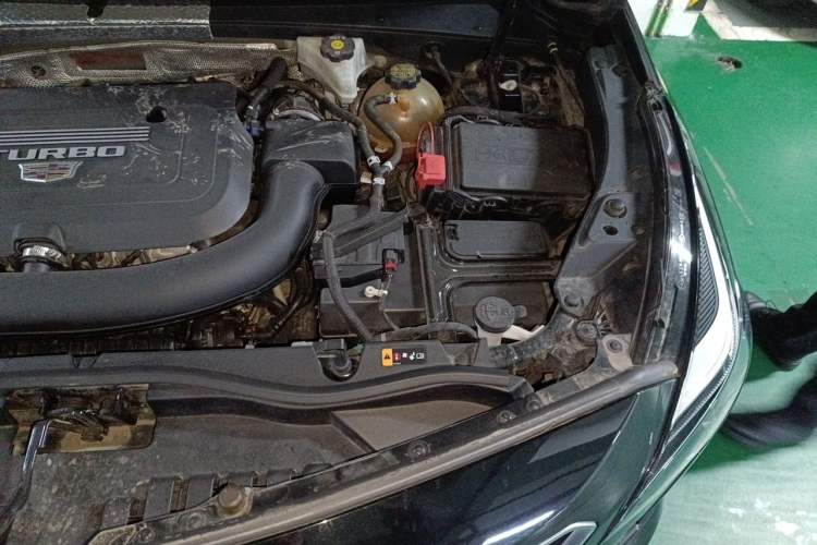 Used Cadillac XT4 2020 28T Two-Wheel Drive Tech Version Engine Bay Left