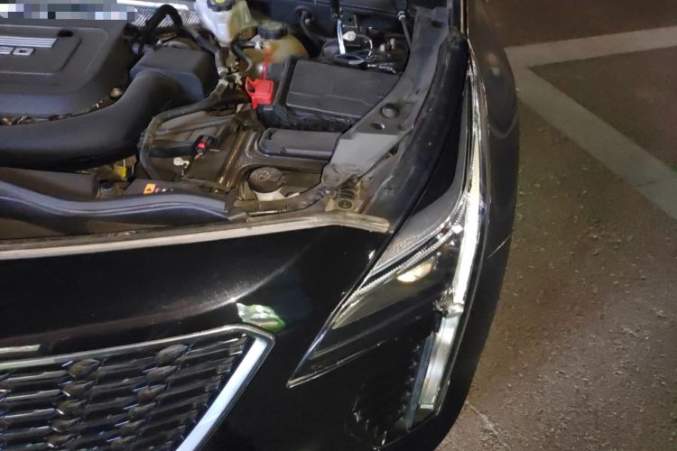 Used Cadillac XT4 2020 Revised Version 28T Two-Wheel Drive Tech Edition Engine Bay Left