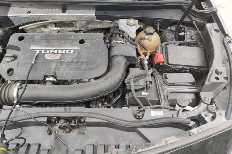 Used Cadillac XT4 2020 28T Two-Wheel-Drive Leading Version Engine Bay Left