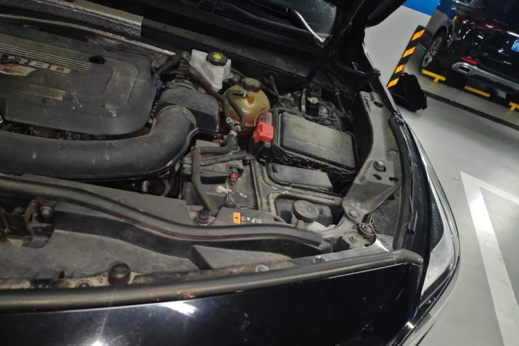 Used Cadillac XT4 2020 Revised Version 28T Two-Wheel Drive Leading Edition Engine Bay Left